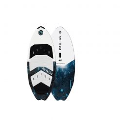 The COMET 49 is perfect for the riders out there looking for an easy to mid-level riding performance wakesurf board that works in all conditions. With a soft and light traditional foam core and a machined grooved EVA deck, this board gives a quick response and is easy to ride in waves and light winds.