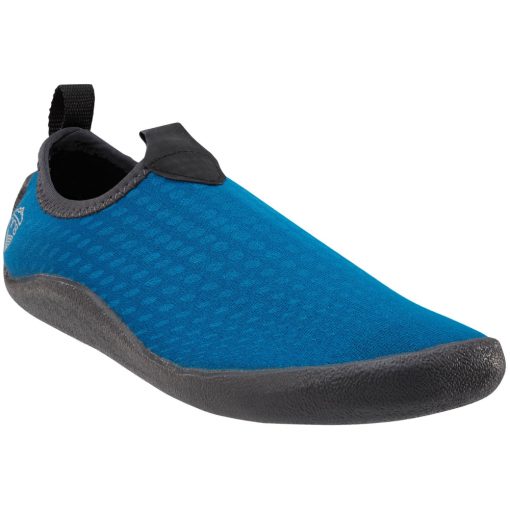 Perfect for lake days on the SUP, local laps in the IK or just splashing around onshore, the Arroyo Wetshoe meets the basic needs for recreational boaters with a budget-friendly price tag.