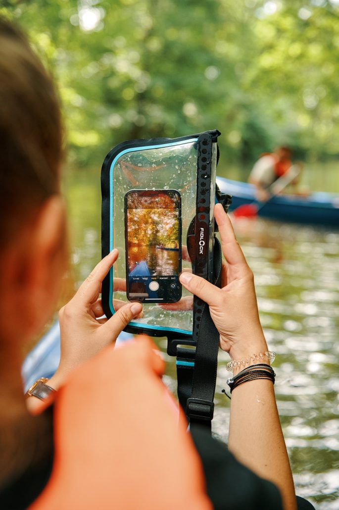 "Being outside and switching off. Whether you are standing on a stand up paddle, sitting in a canoe or surfing some waves. If you don’t care about the weather, we don‘t either.The HERMETIC sling bag is a great addition to our B2C business and gives costumers an innovative product for outdoor acitivties with must-have-potential."